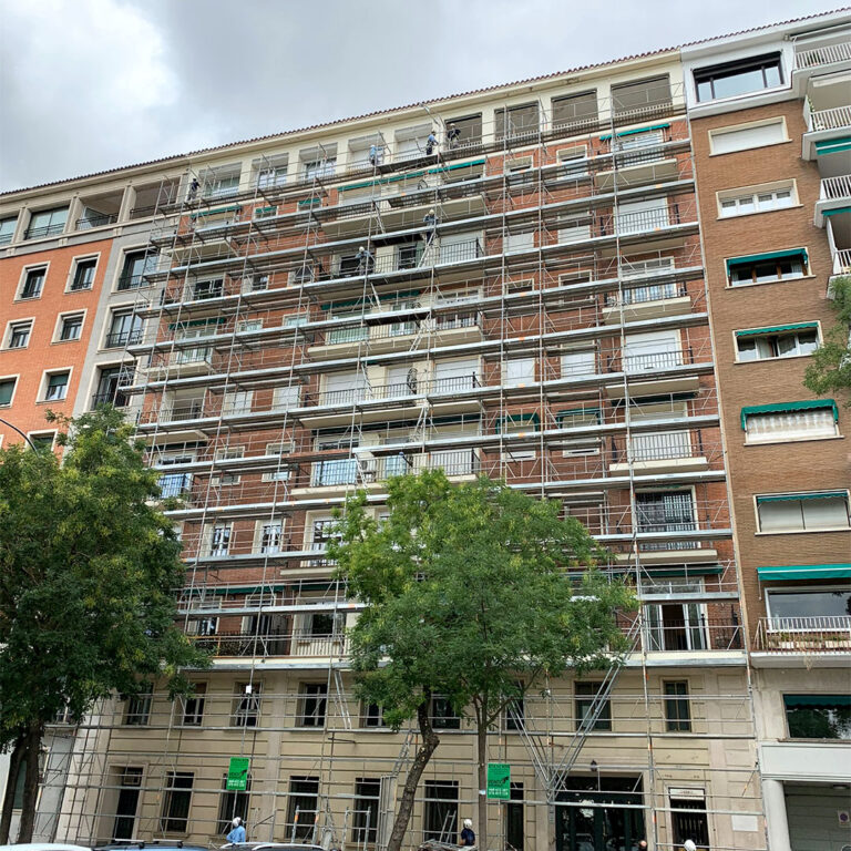 Grupo Strotec - Trabajos - Rehabilitación de fachada, cubierta y patios