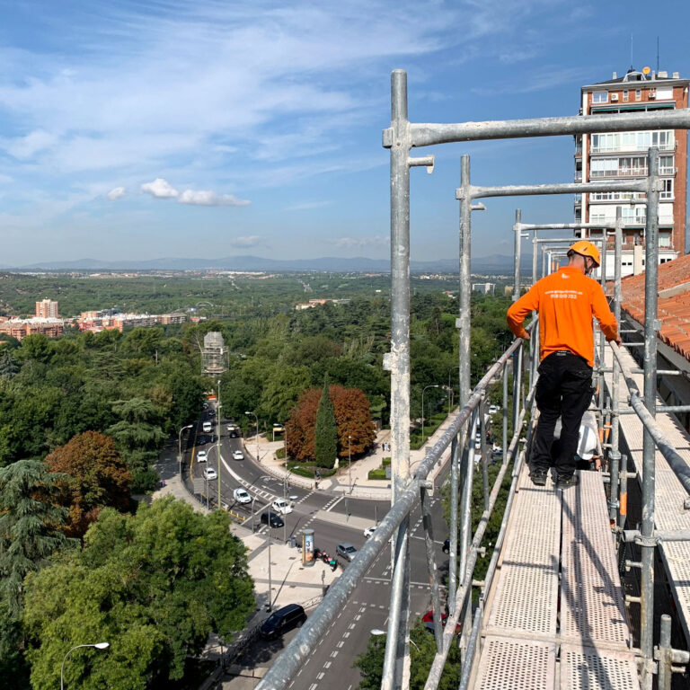 Grupo Strotec - Trabajos - Rehabilitación de fachada, cubierta y patios