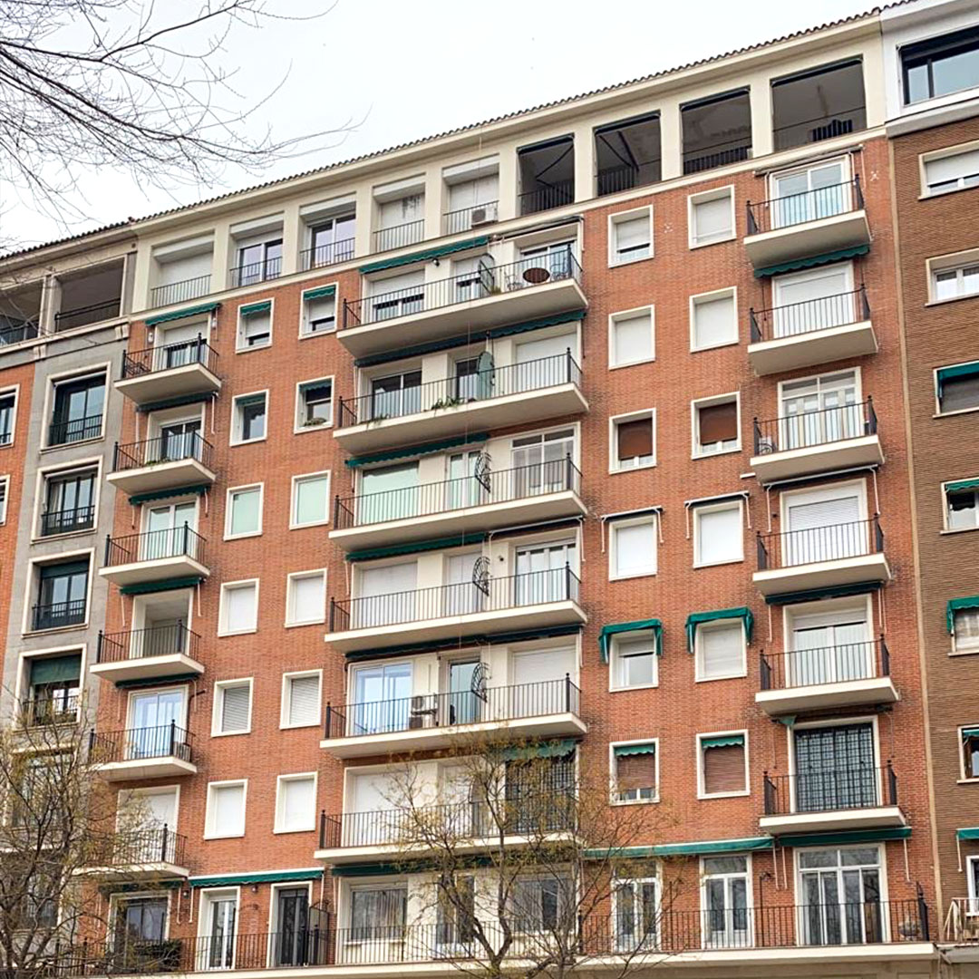 Grupo Strotec - Trabajos - Rehabilitación de fachada, cubierta y patios