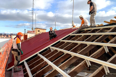 Grupo Strotec - Trabajos - Rehabilitación de cubierta en calle Cavanilles 7 (Madrid)