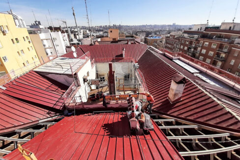 Grupo Strotec - Trabajos - Rehabilitación de cubierta en calle Cavanilles 7 (Madrid)