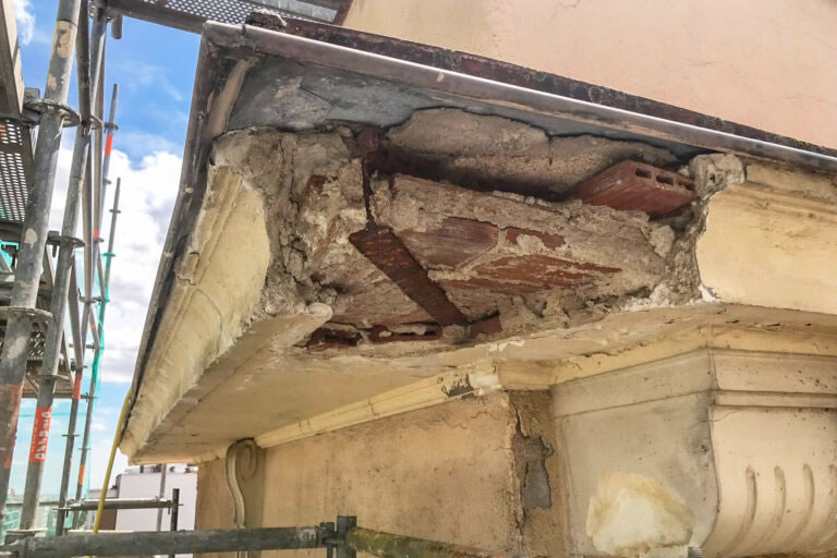 Grupo Strotec - Trabajos - Rehabilitación de fachada y patios interiores en Santa Engracia 163