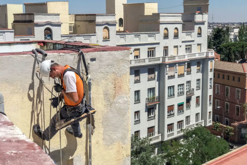 Grupo Strotec - Trabajos - Rehabilitación de fachada y patios interiores en Santa Engracia 163