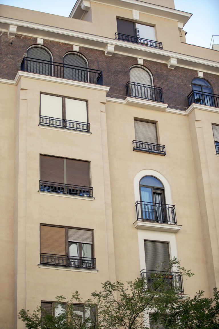 Grupo Strotec - Trabajos - Rehabilitación de fachada y patios interiores en Santa Engracia 163